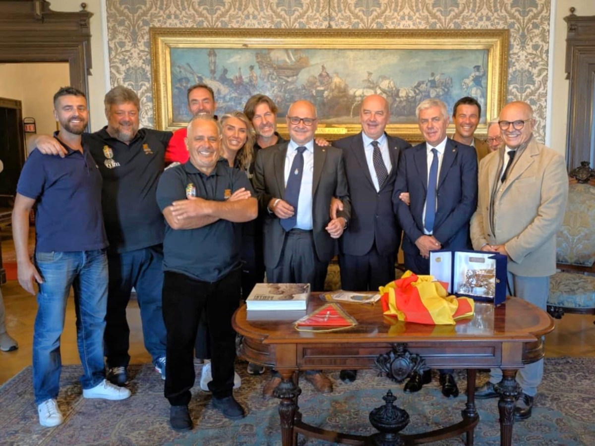 TRIESTE – L’Ammiraglia omaggia il Sindaco Dipiazza con il Leone d’Argento della&nbsp;Pace